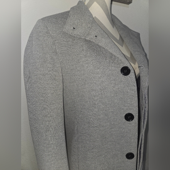 Zara Mens Gray Coat with Black Buttons - Picture 3 of 12